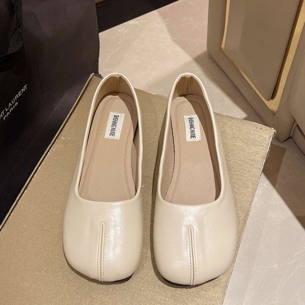 Women's Slip-On Loafers - Slip-On Convenience, Cushioned PU\u002FRubber Sole for All-Day Comfort - Tan\u002F, Everyday & Formal Events - Easy-Clean Women's Flats, Casual Footwear, Sleek Slipons, Soft Material, Lightweight Shoes, Office Wear